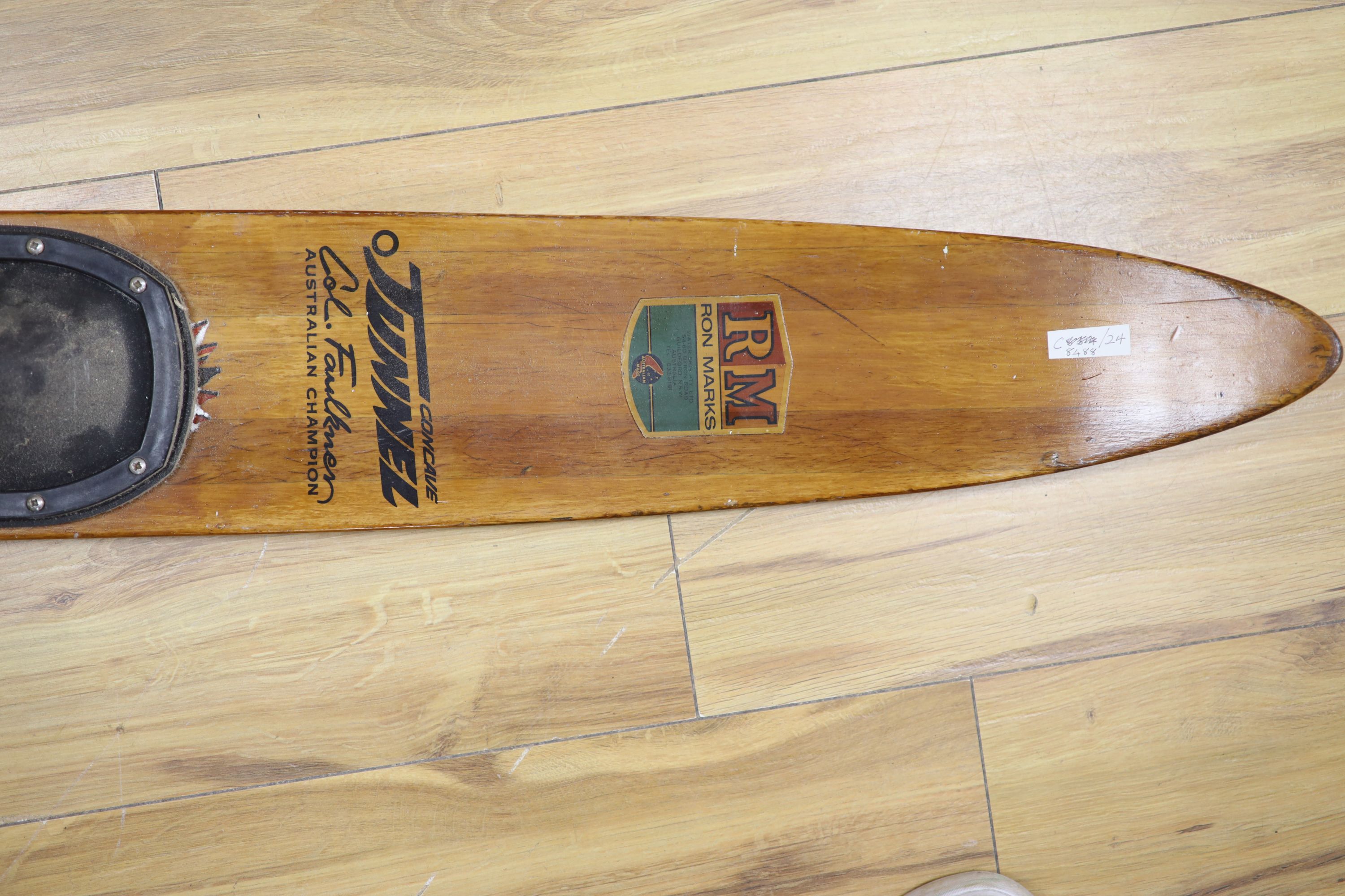 A Colin Faulkner 1960s water ski